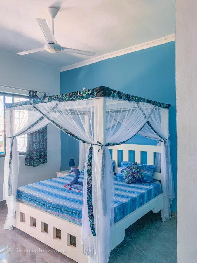 Pineapple House Bed & Breakfast Нунгви Екстериор снимка