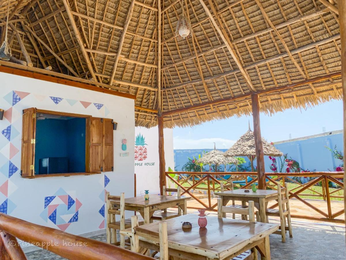 Pineapple House Bed & Breakfast Нунгви Екстериор снимка