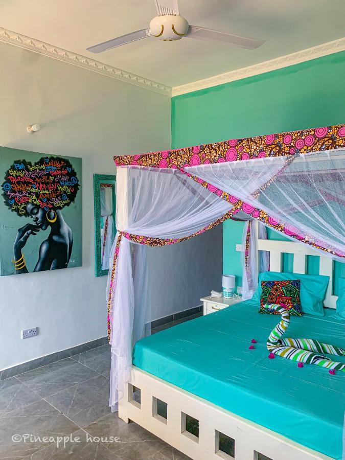 Pineapple House Bed & Breakfast Нунгви Екстериор снимка